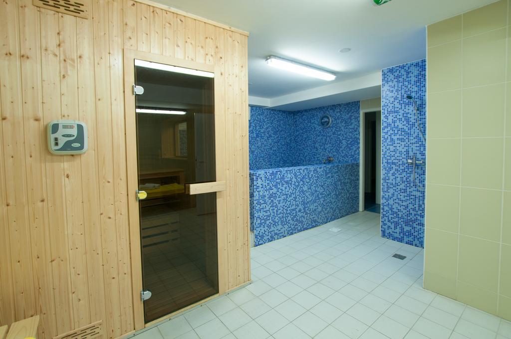 Hotel Saris Bardejov Luaran gambar
