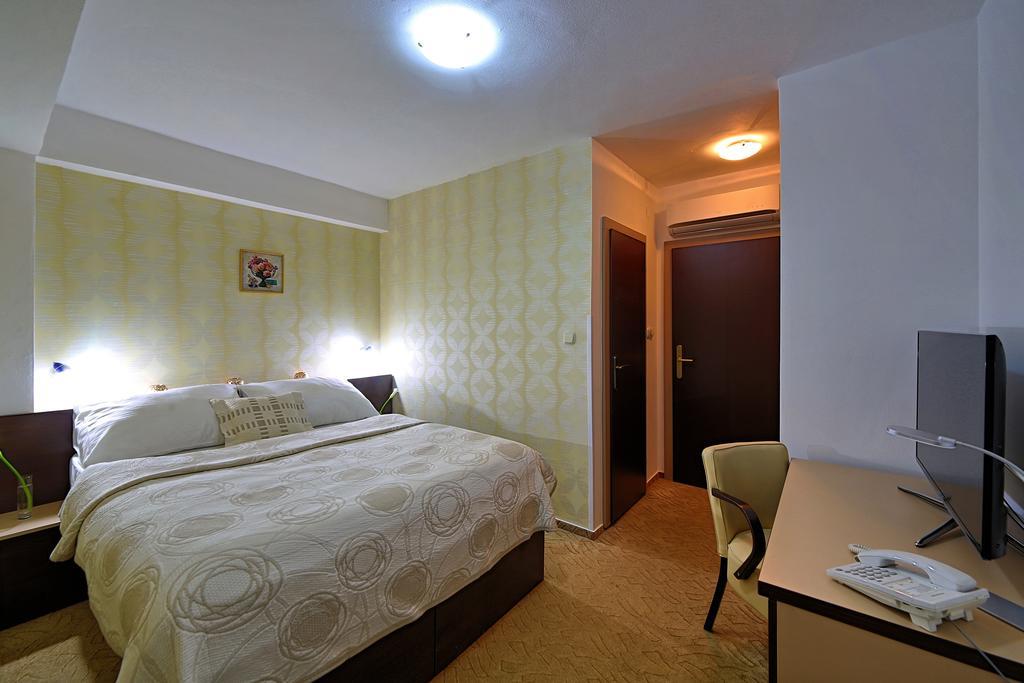 Hotel Saris Bardejov Luaran gambar